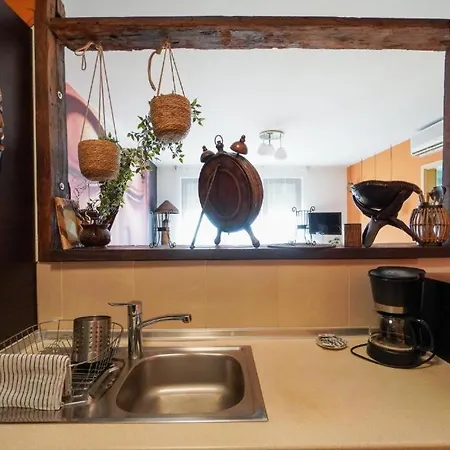 Jasmin At Gozsdu With Free Garage * Budapeşte