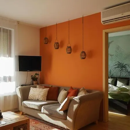 Jasmin At Gozsdu With Free Garage Daire